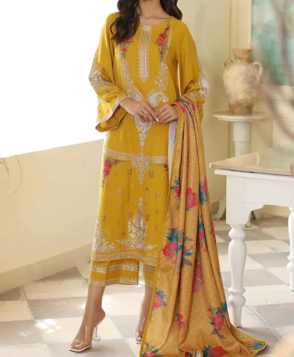 Chrizma 3PC Summer Lawn Suit – Embroidered | Zarqaaa Zarqaaa Chrizma Embroidered Lawn Suit with Diamond Dupatta