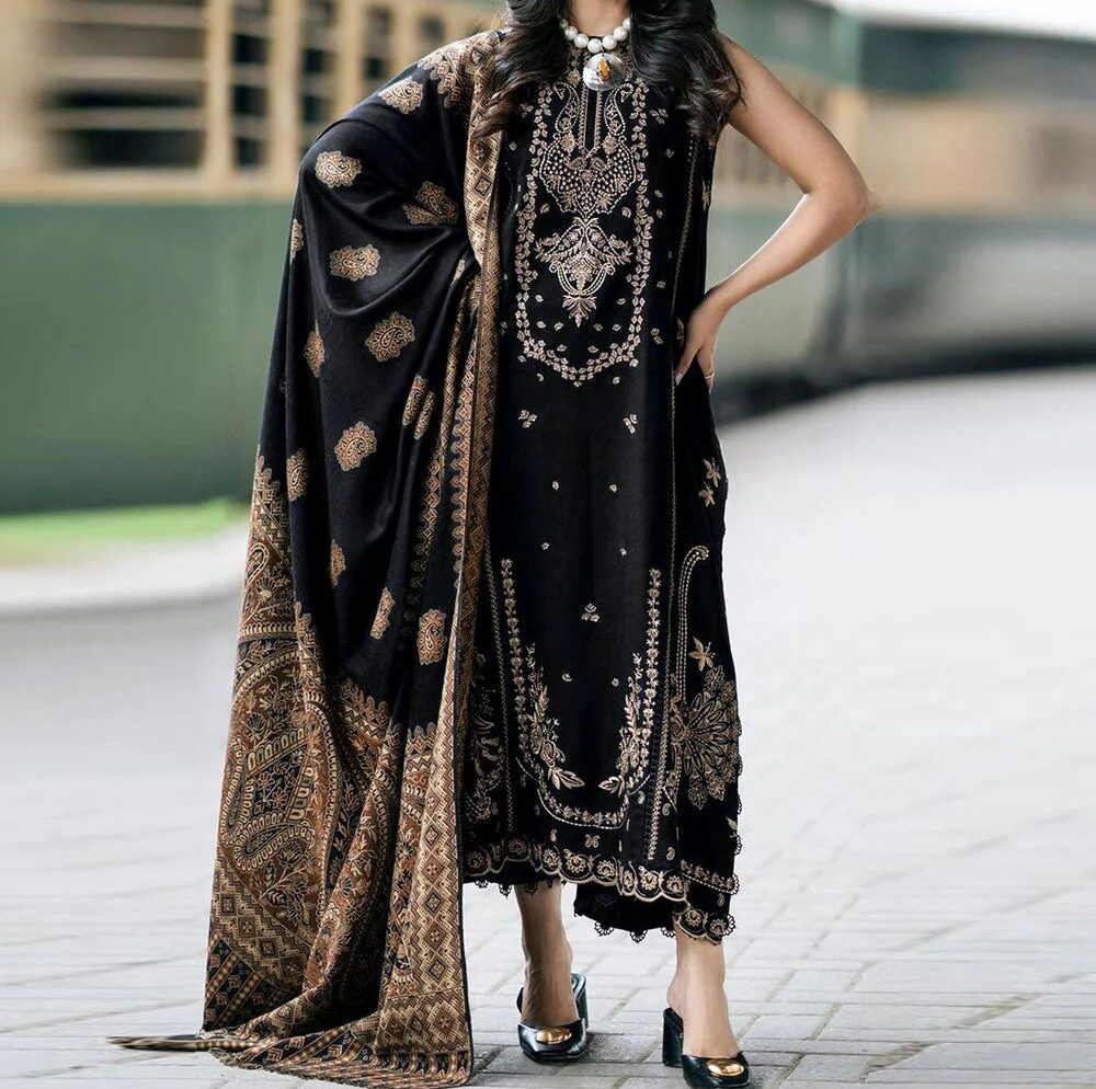Izel 3PC Luxury Lawn Suit – Embroidered with Diamond Dupatta | Zarqaaa Zarqaaa Izel Luxury Lawn Suit with Diamond Dupatta