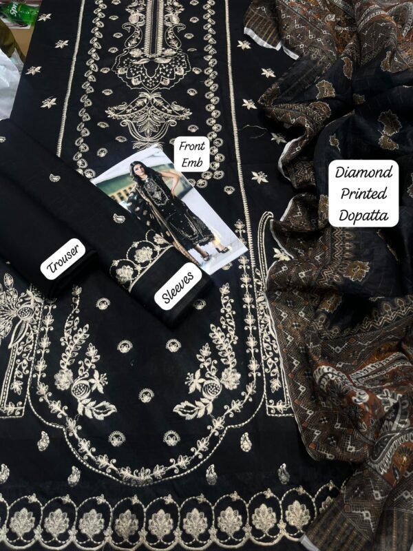 Zarqaaa Izel Luxury Lawn Suit – 3PC | Summer Collection 2K25 - Image 3