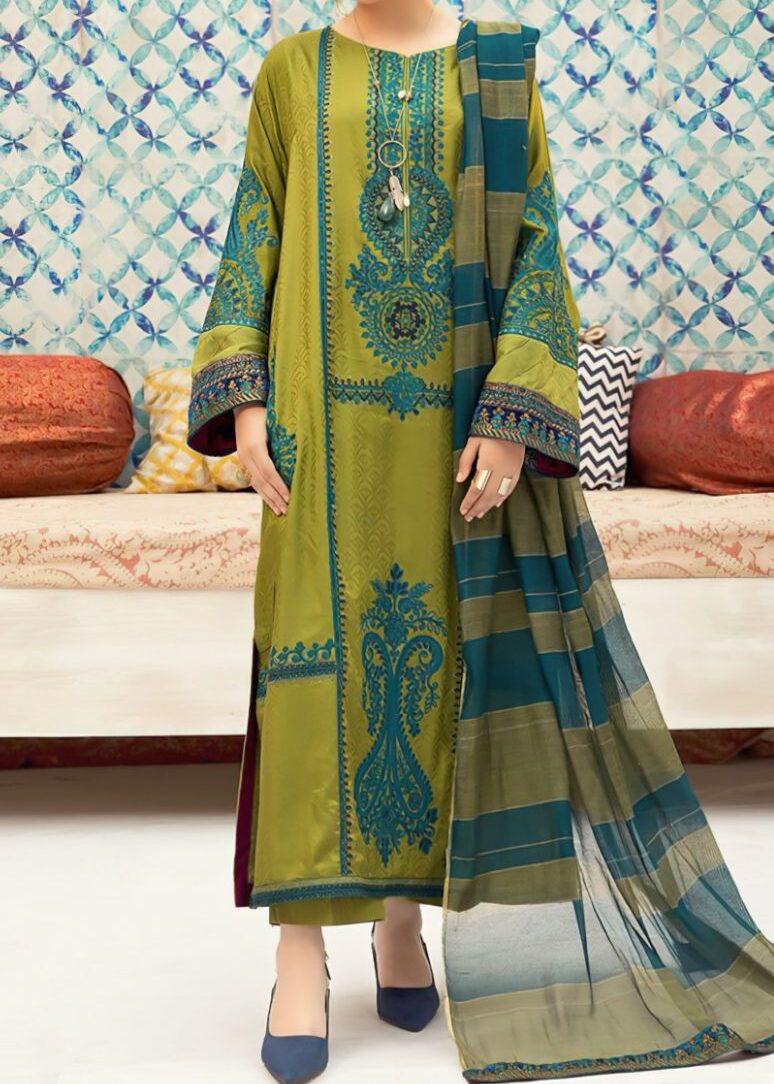 Maria B 3PC Cotton Lawn Suit – Embroidered Luxury | Zarqaaa Zarqaaa Maria B Luxury Cotton Lawn Suit with Diamond Dupatta